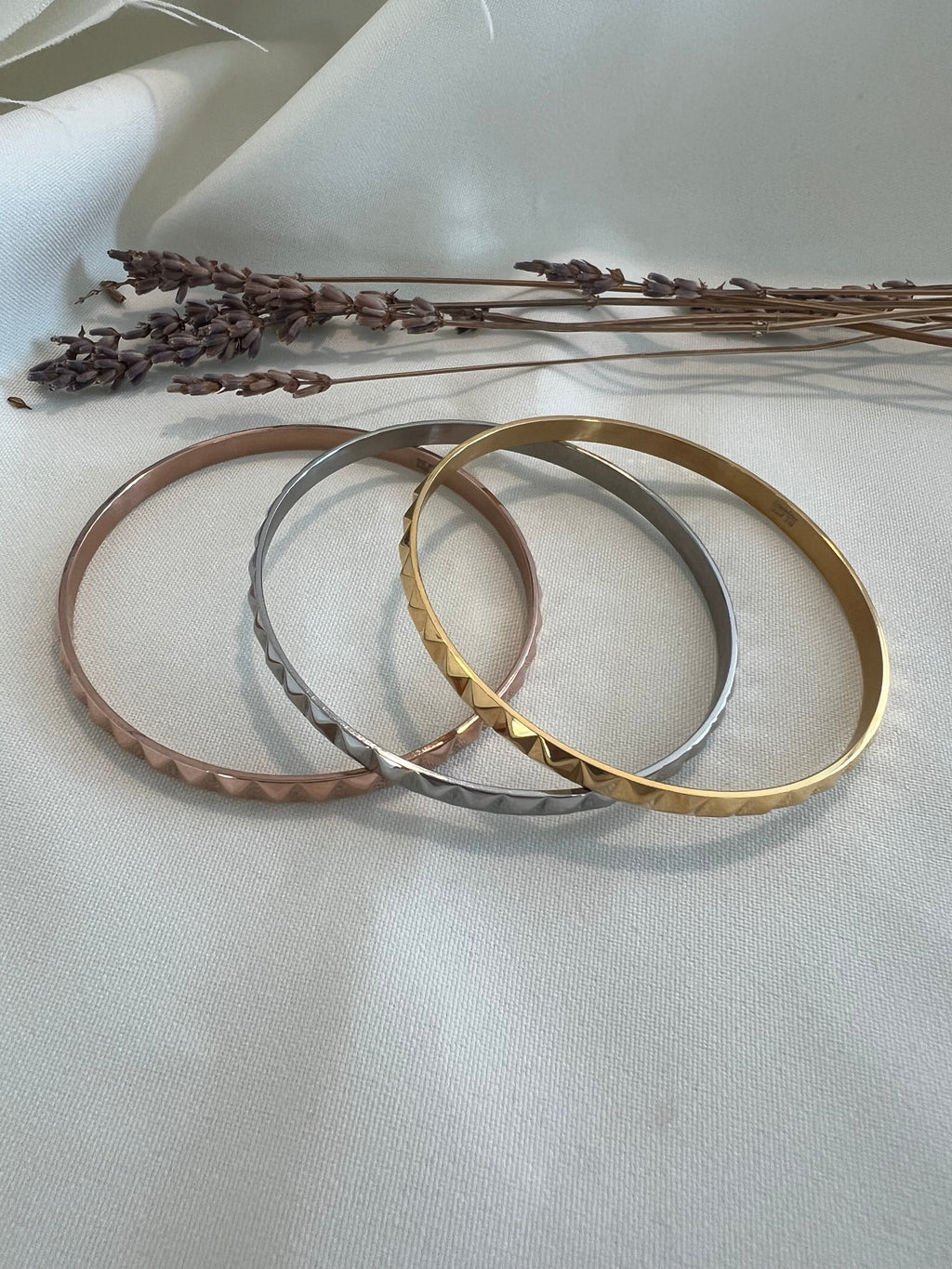 Tricolor Bangles