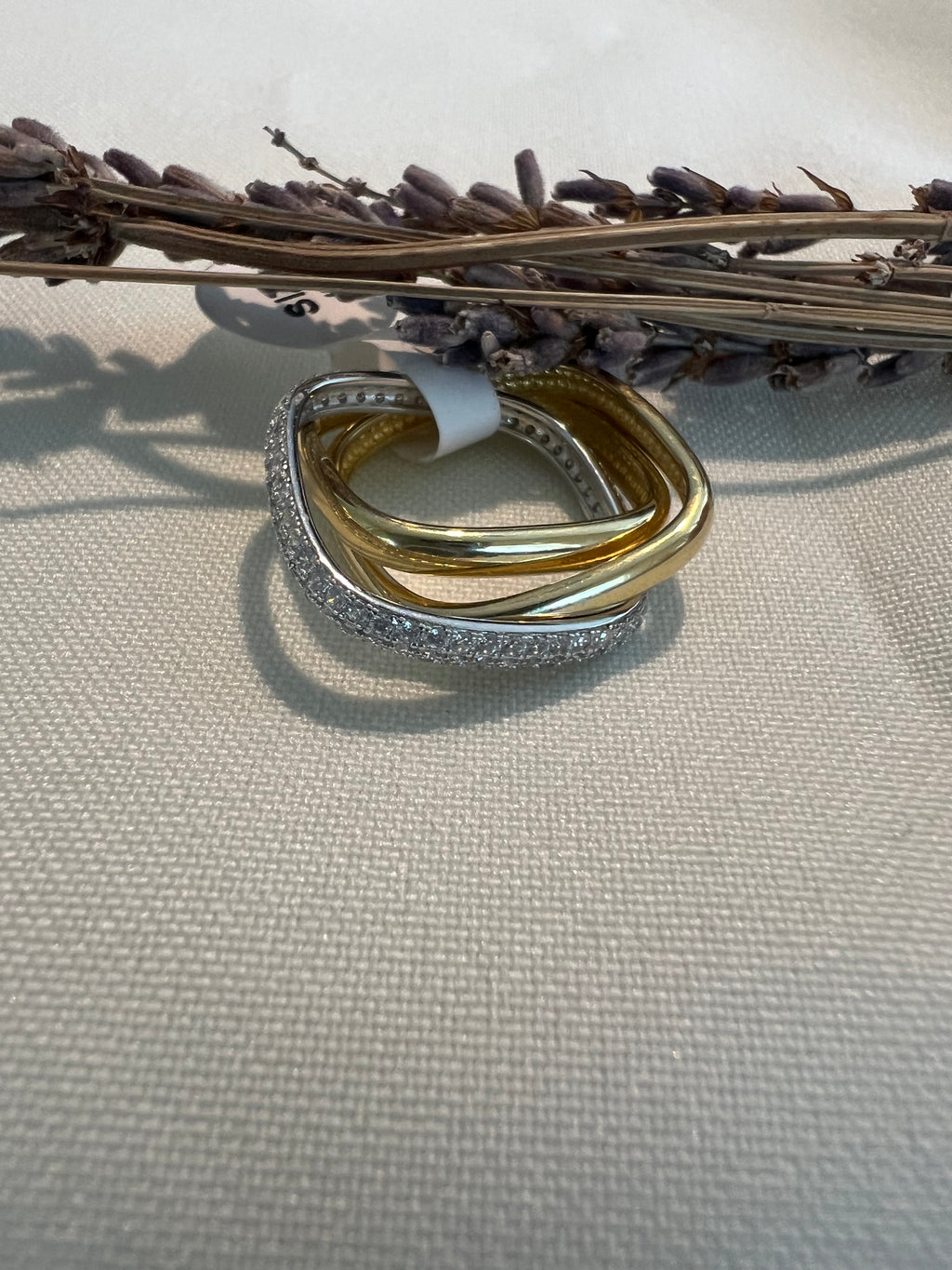 Interwined Ring