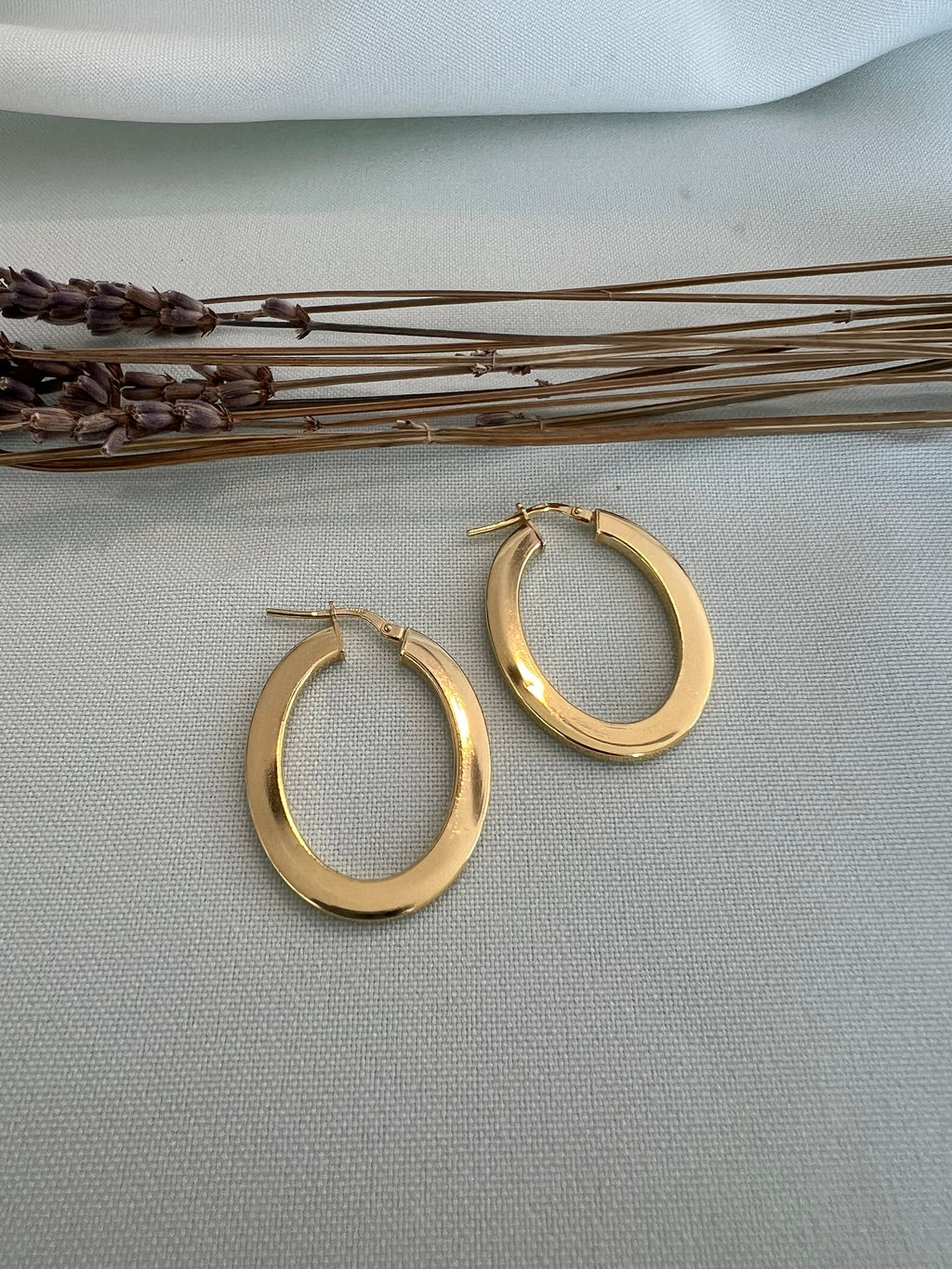 Oval Solid Hoops