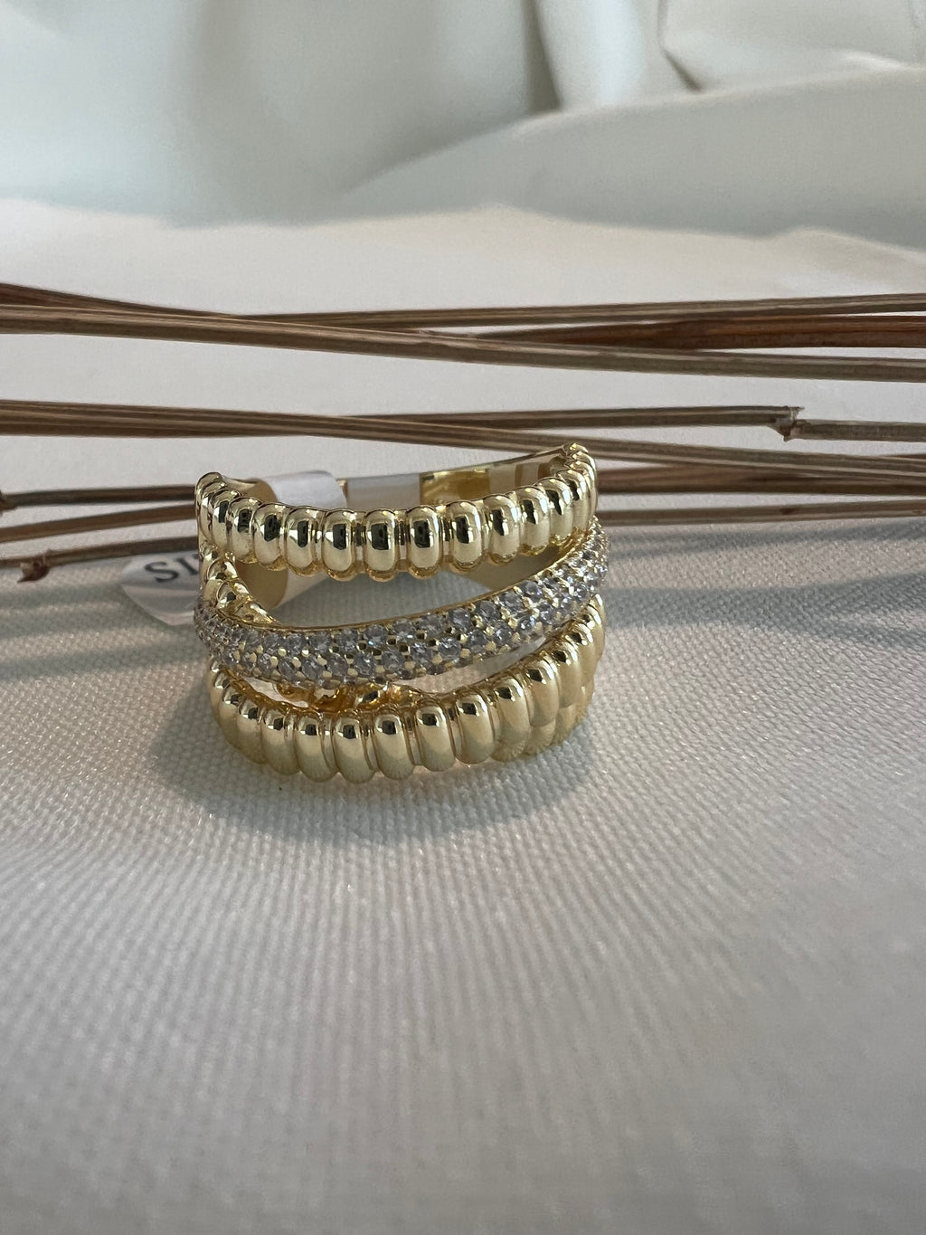 Interwined Ring