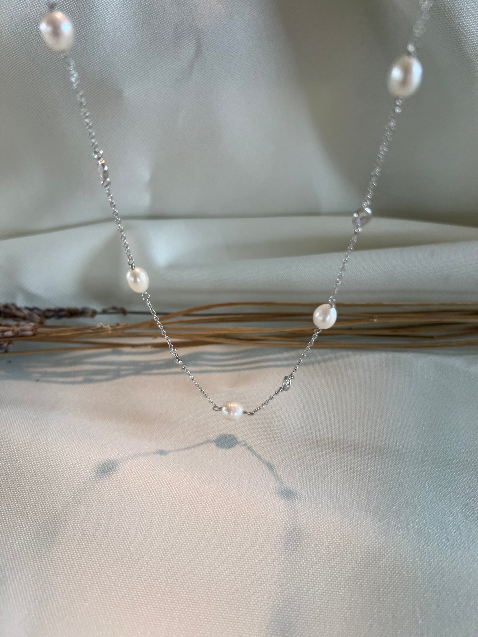 White Pearls & Crystals Necklace